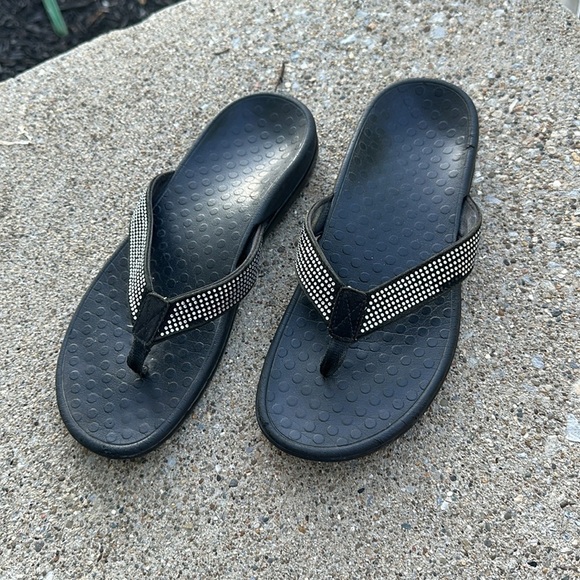 Vionic women’s black sandals size 9 - Picture 2 of 5